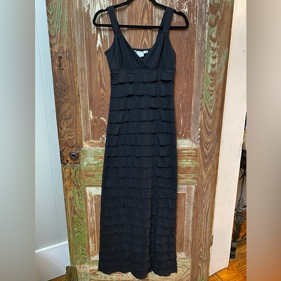 Black T-Shirt Knit Ruffled Fitted Maxi Dress - Picture 4 of 4